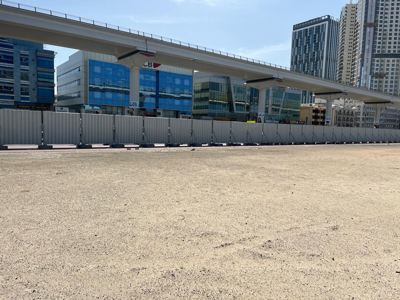 Discontinuous Type Hoarding Fence
