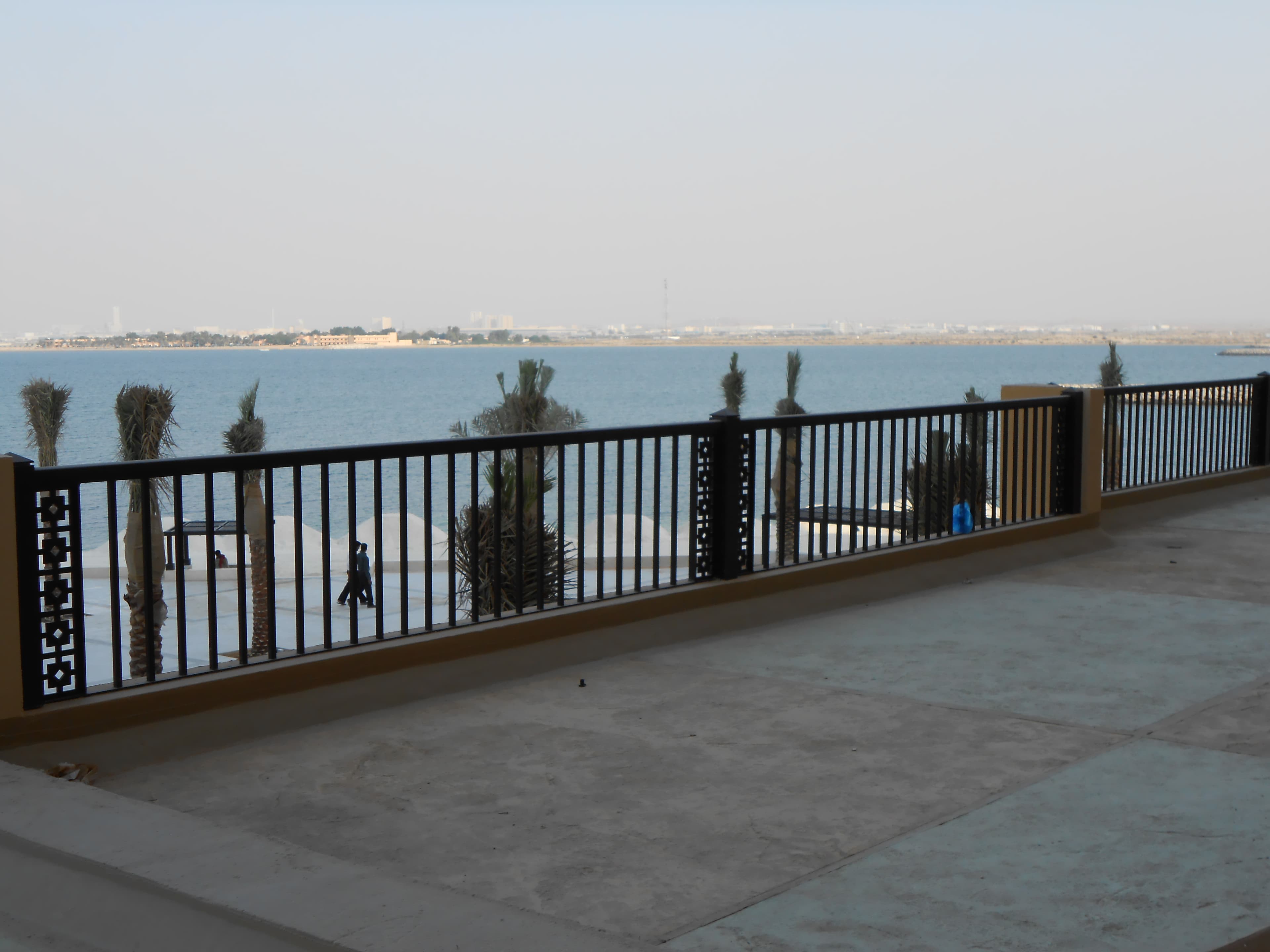 Metal Fencing Solutions in the UAE: From Boundary Walls to Security Perimeters